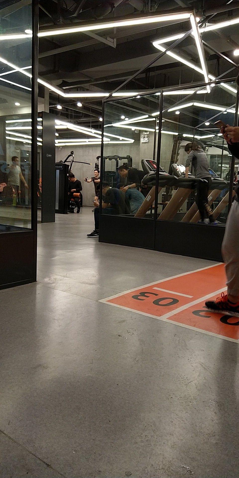 游泳教练在一二线城市淡季一个月可以拿多少薪