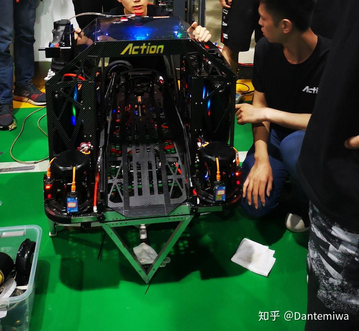 2019年robocon东大 武大 华科 哈工大的手动车