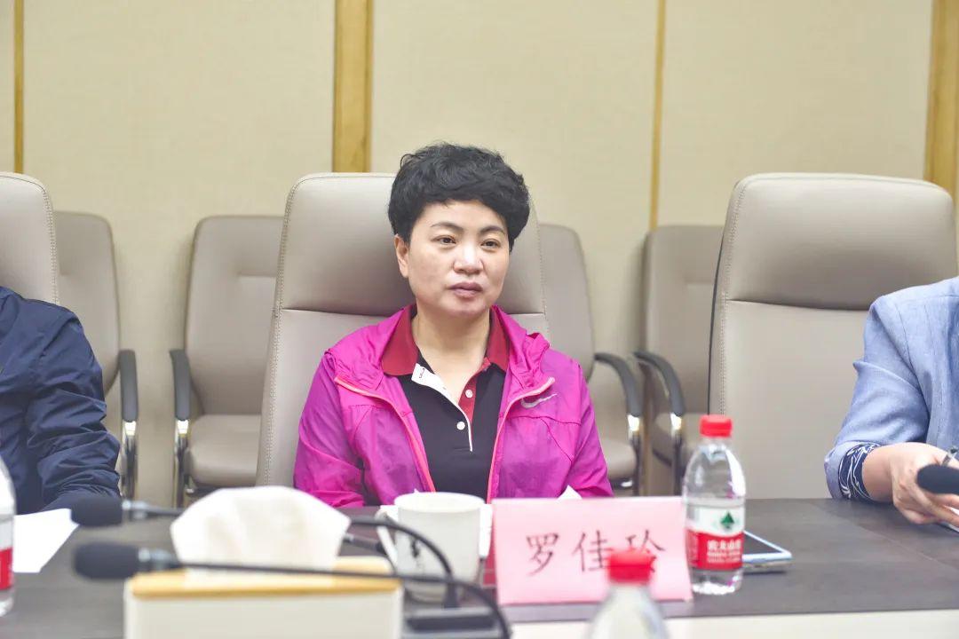 贵阳产控集团罗佳玲一行莅临德荣医疗考察