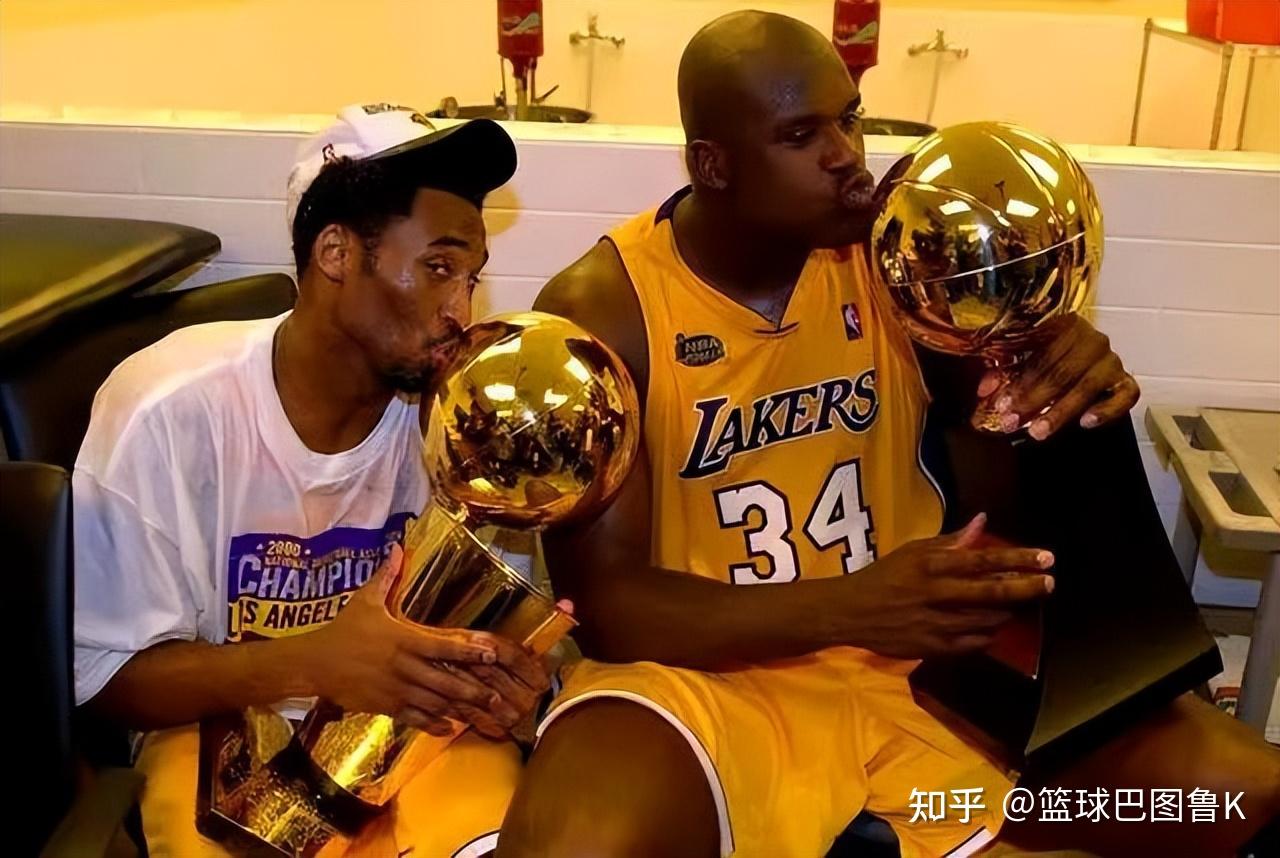 荣誉:科比的五座总冠军全是靠努力赢来了,没有谁送的之说