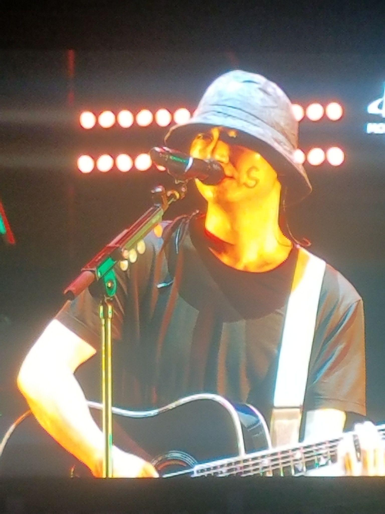 如何评价2018成都草莓音乐节李志及团队的表演