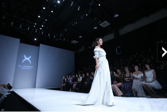 礼服走秀高定视频 v2-c9e1fc52c02afae0eb7945ffb0217bea_r.jpg