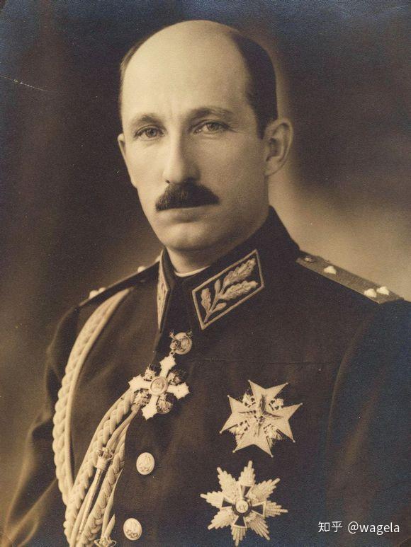 霍尔蒂并不是唯一一个倒向法国的修约派国家,鲍里斯三世同样选择向