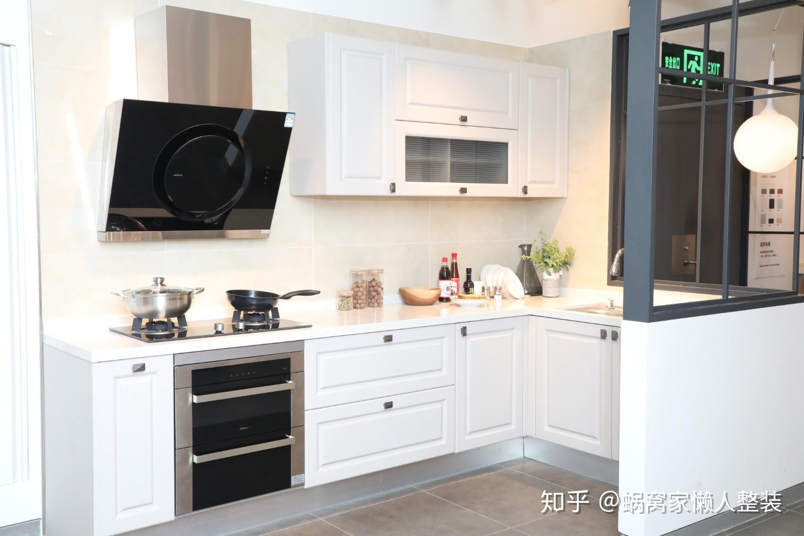 小房间装修设计布局 v2-c9eaf93eedb38911bed3aa07f769cc3e_r.jpg