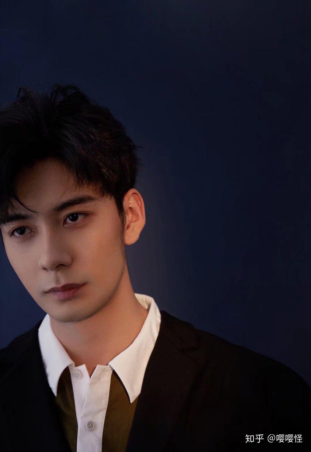 你最喜欢《东宫》中李承鄞扮演者陈星旭的哪张照片?