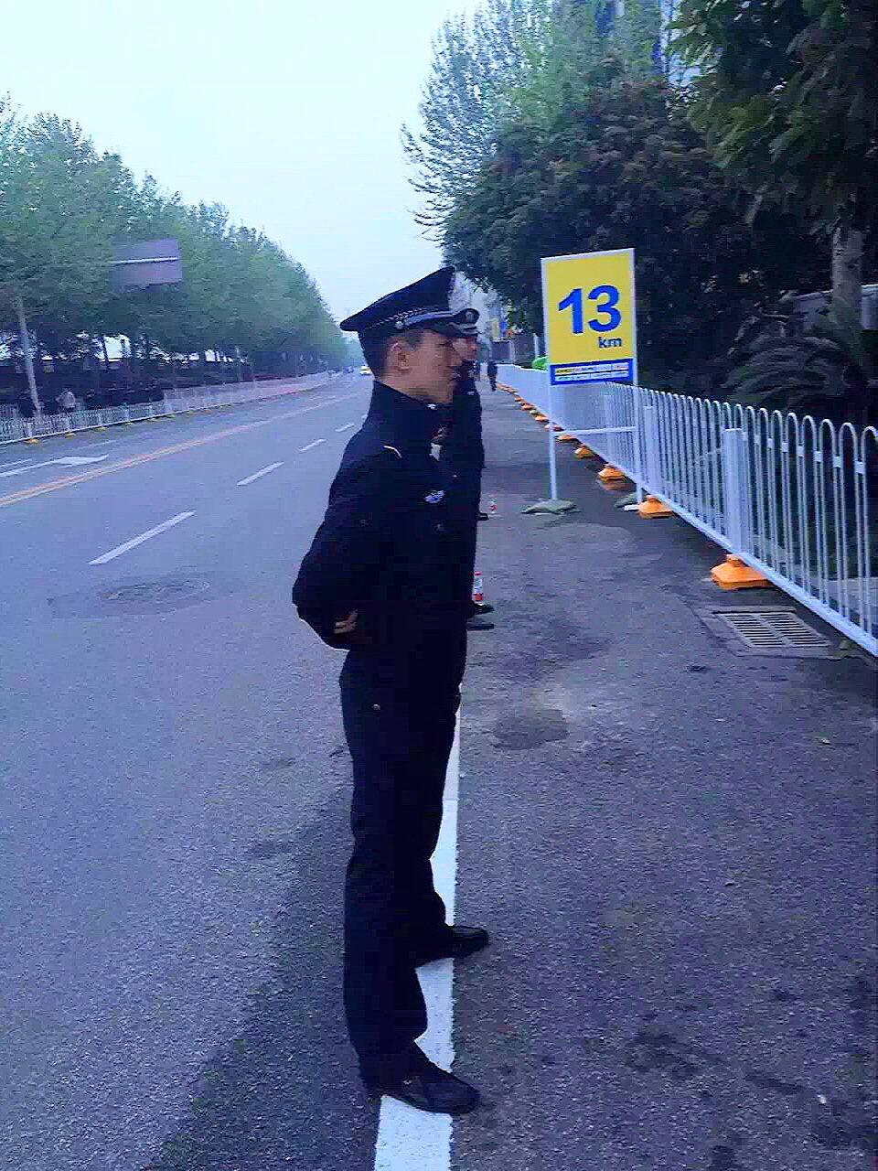 警校生或者警察站崗是種怎樣的體驗