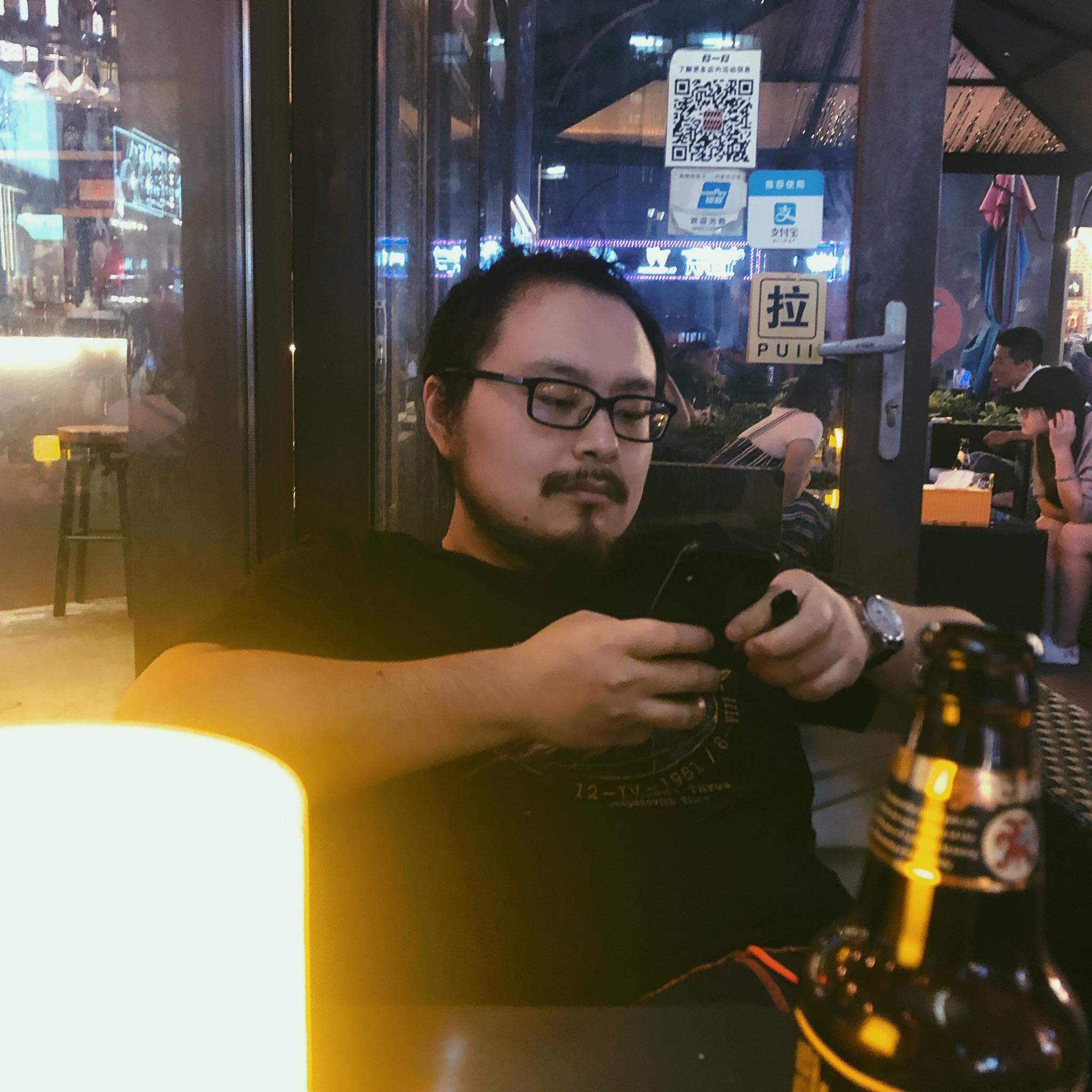 王子君