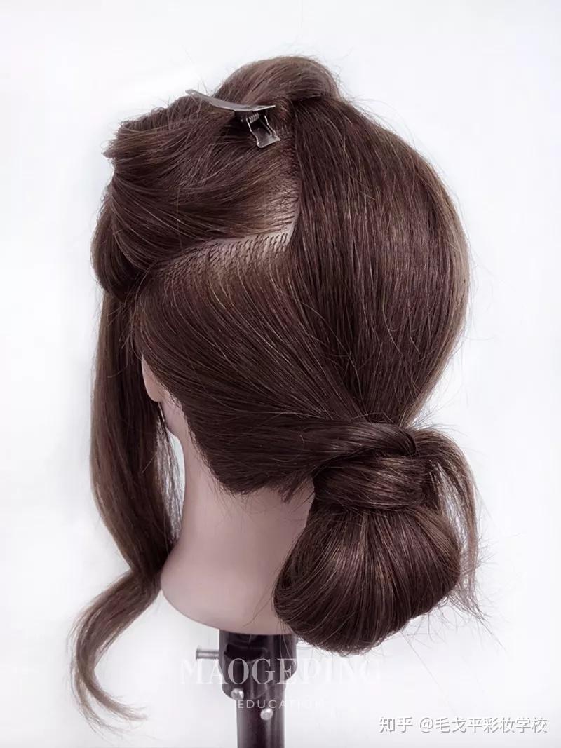 低调优雅的蓬松低盘发,让你美得很高级!