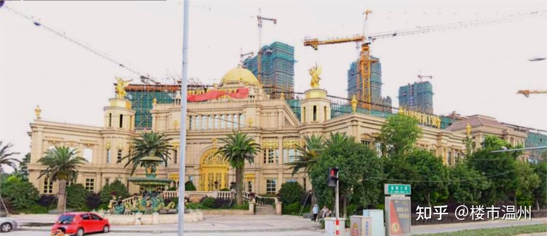 当年价差达6000元㎡如今回到同一起跑线今天上演冰火两重天行情