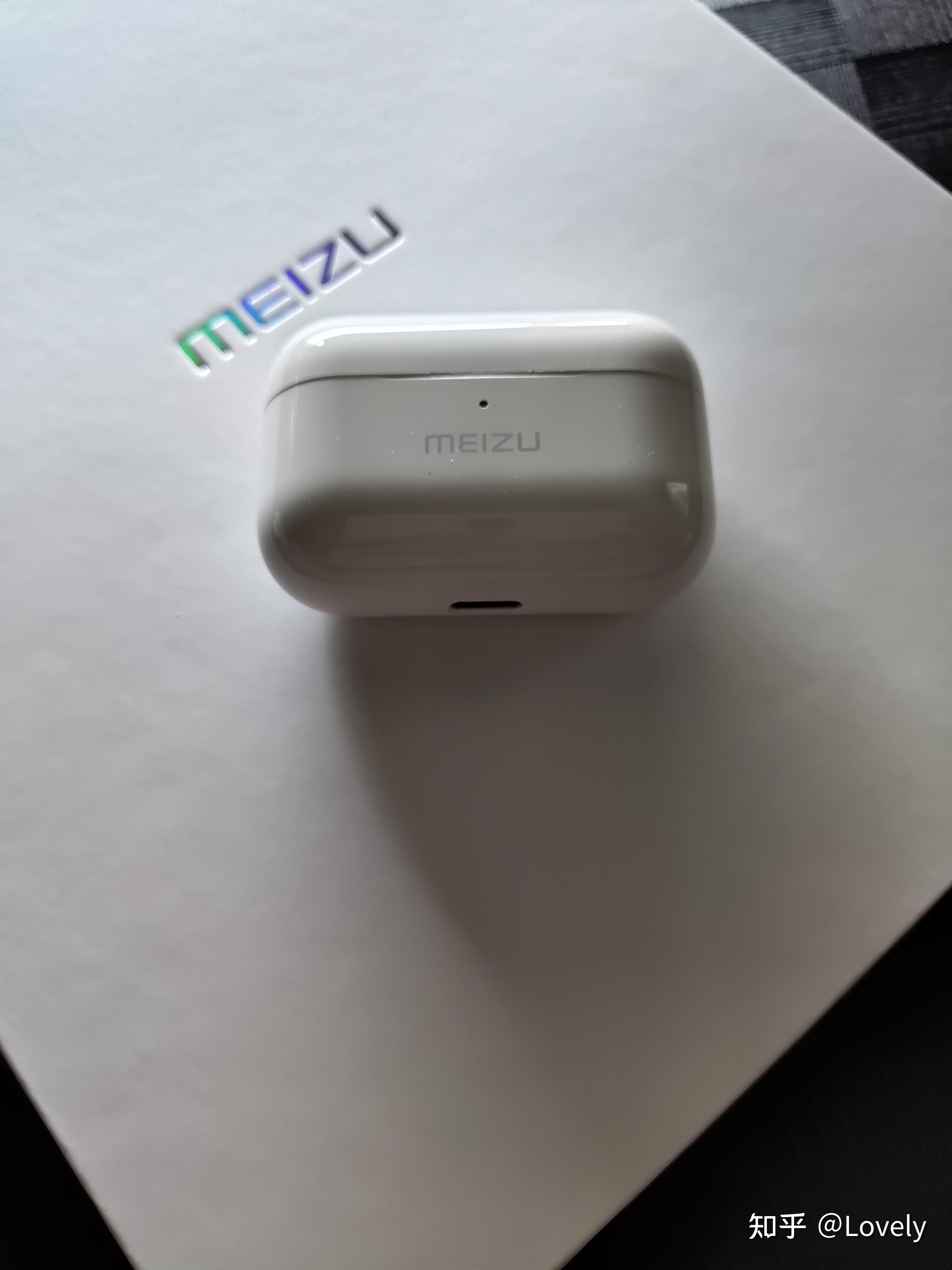 魅族pop pro,作为魅族第一款主动降噪的真无线蓝牙耳机,没有延续pop