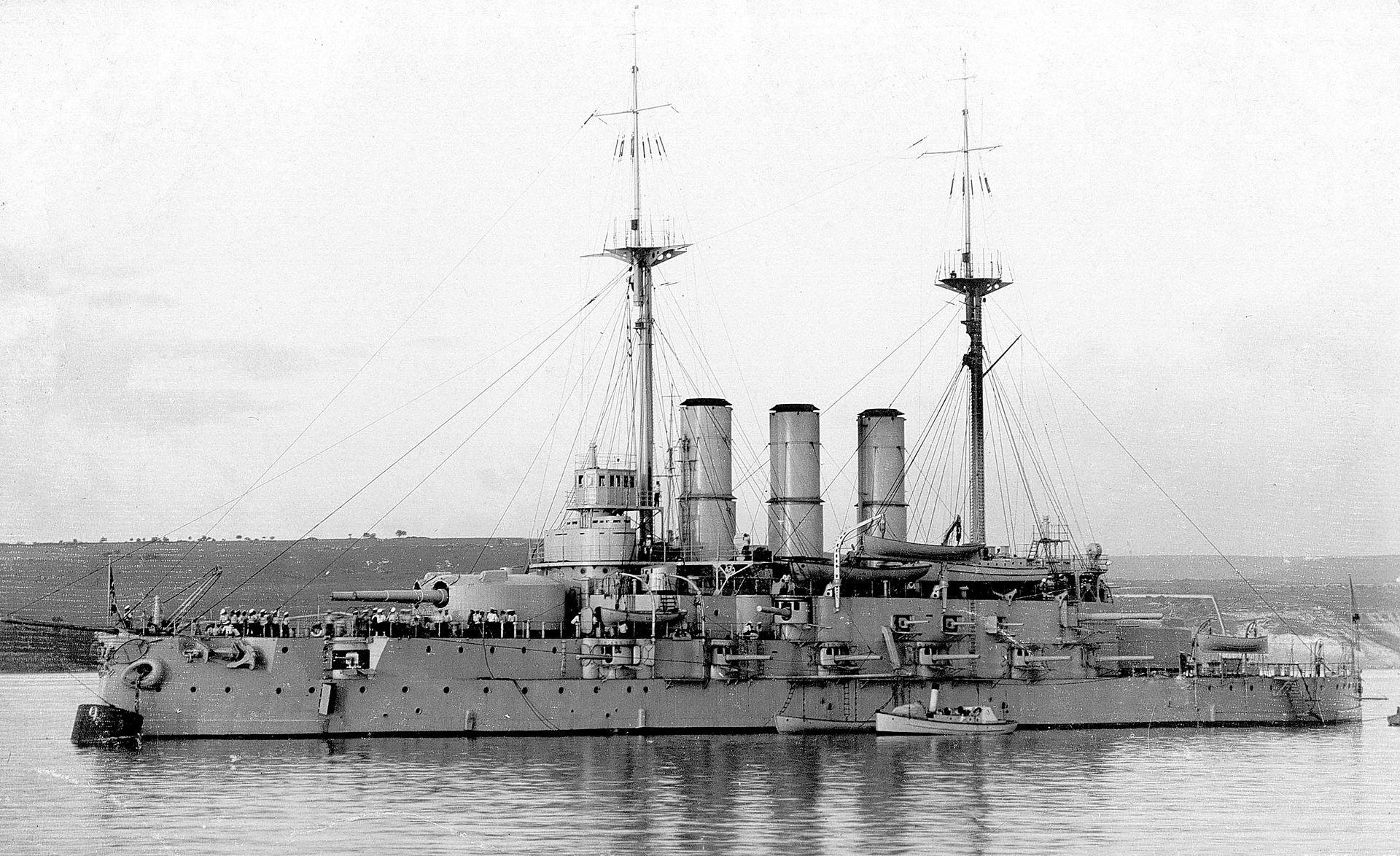 乌克兰是从俄罗斯帝国中独立的国家,继承了原黑海舰队的家当,作为帝国