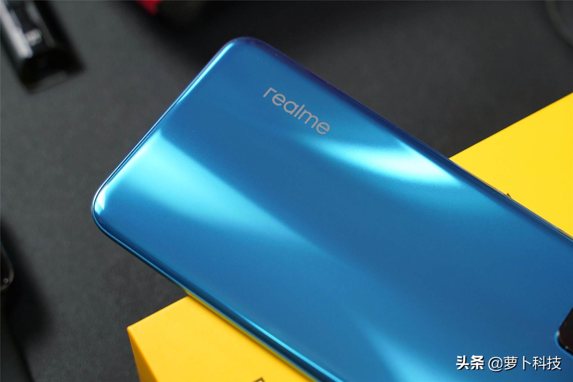 不妥协的千元性价比小钢炮真我v11全方位体验