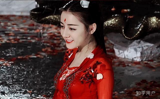 如何客观评价周冬雨的长相?