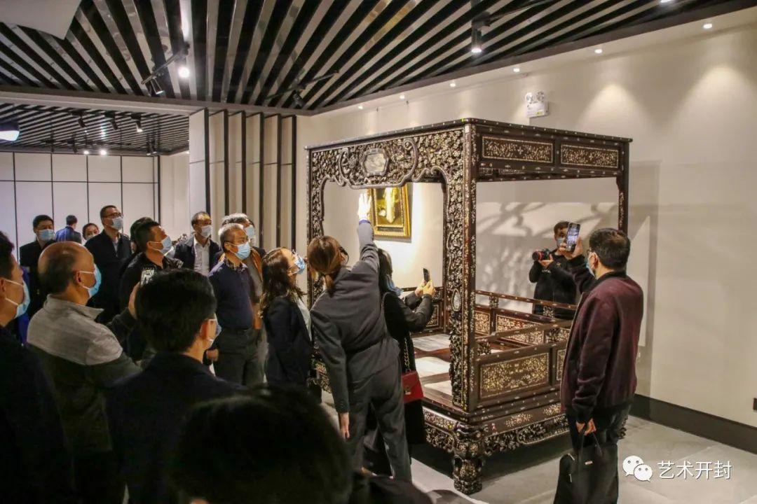 领导嘉宾参观国际艺术品回流展肖建勇郭晓川当天下午,在河南自贸区