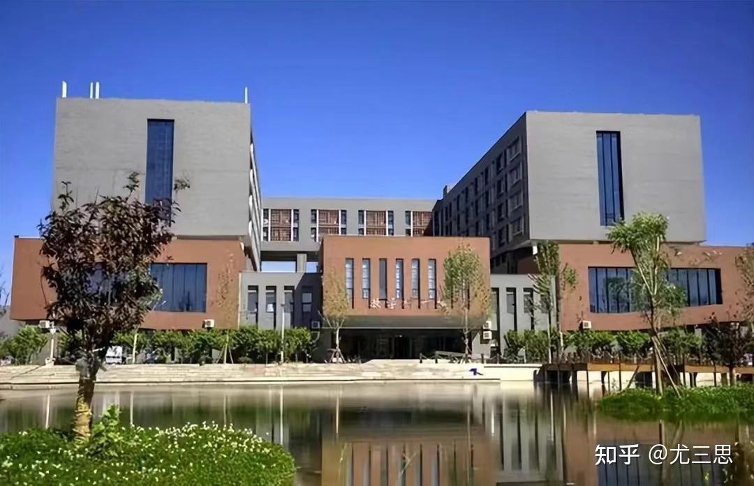 河南财经政法大学:位于河南郑州,省属公办全日制普通高等学校