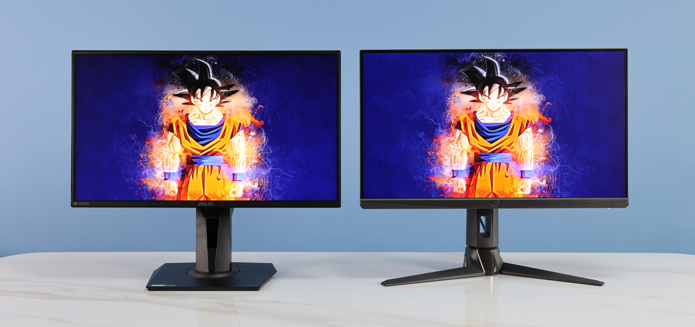 未经任何ps(裁剪除外)三台显示器一起对比的话,拍照会很难对焦,因而