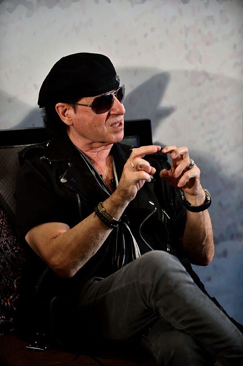 怎么评价鹿晗的唱功?