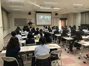 请输入图片描述