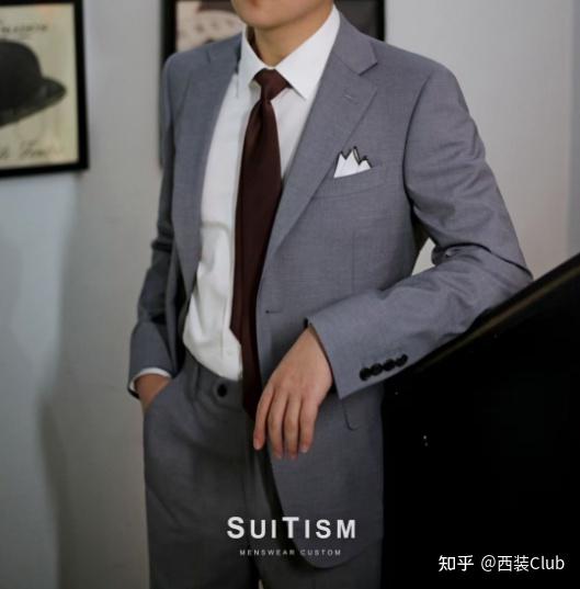 公务员面试通勤正装怎么穿定制西服的正式感不能少