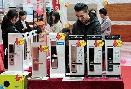 一块橘子皮就能解开手机指纹锁后,一张膜能打