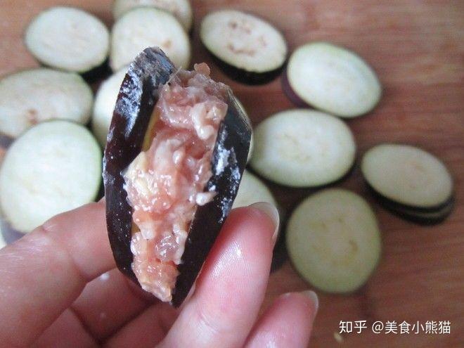 教你在家做香煎茄盒的家常做法，这样做的茄盒外酥里嫩，超级好吃 - 知乎