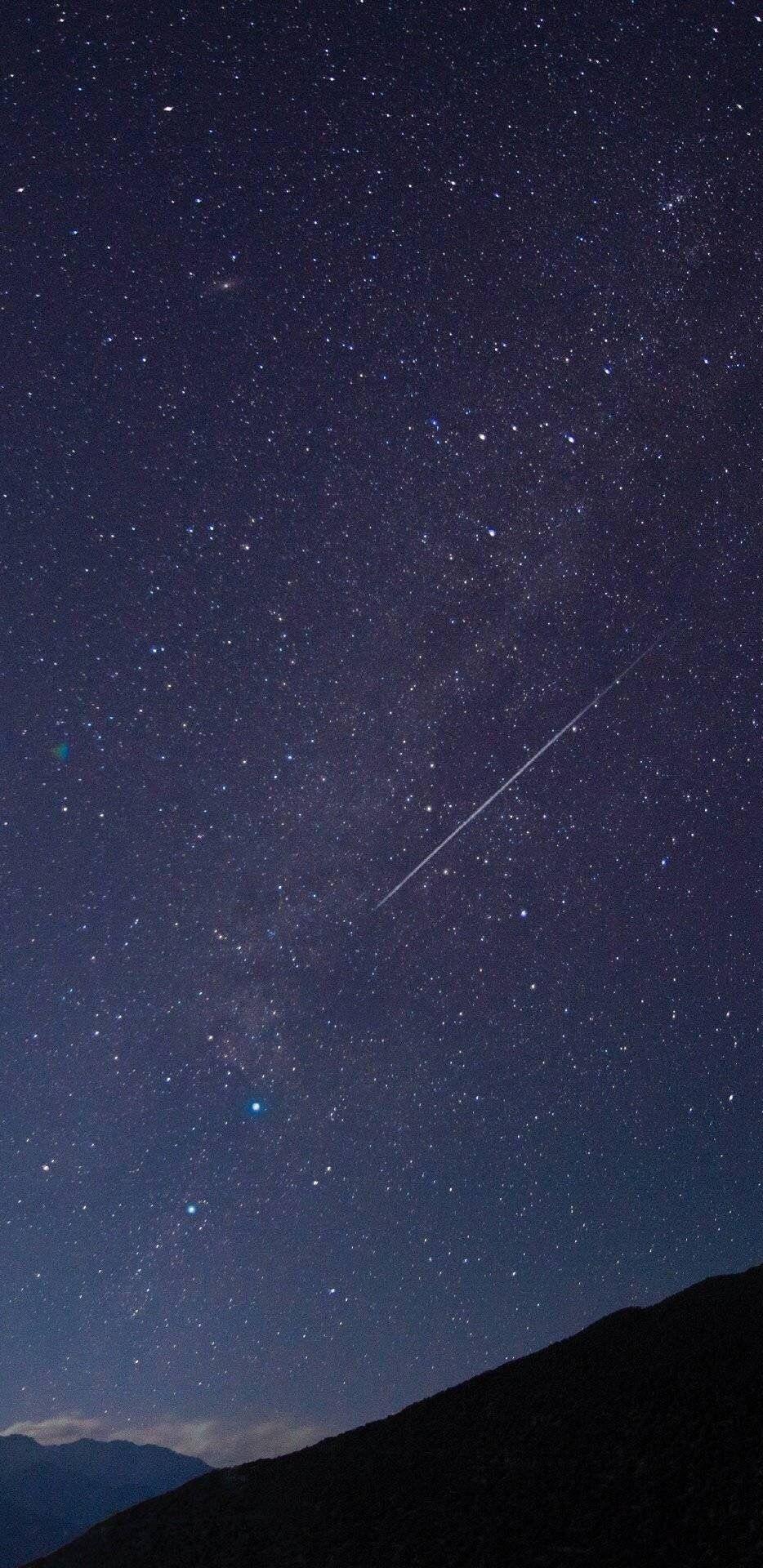 有没有暗系的星空类的壁纸