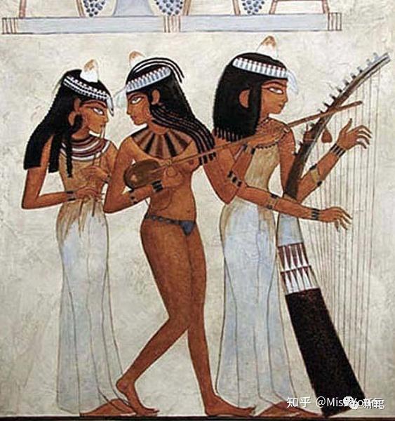 身为宫廷乐师的女性是侧面不仅是侧面,还得是鼻梁高度和下颌角度明显