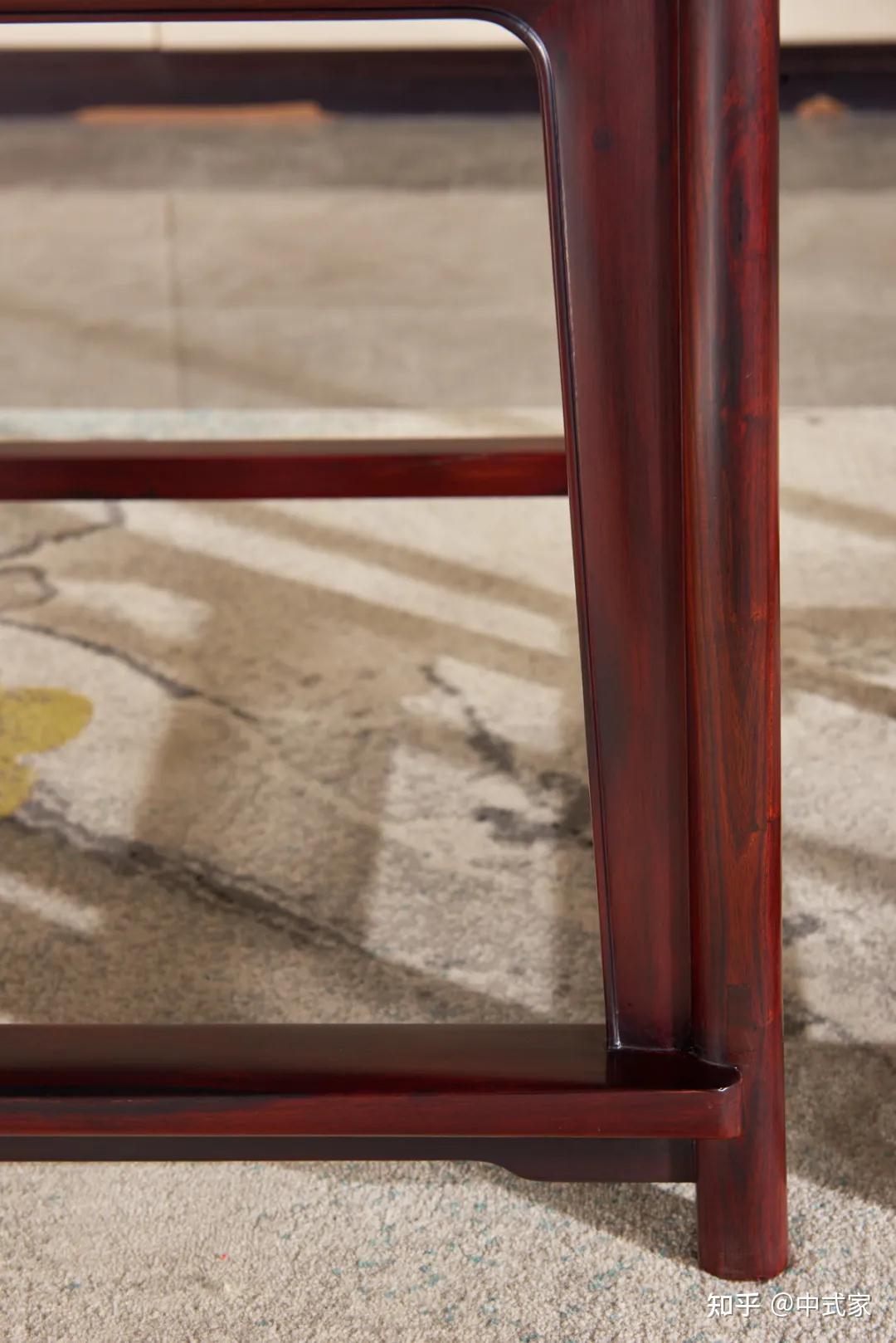 南方称为"档",是家具的重要构件之一,有横枨,罗锅枨,霸王枨,管脚枨