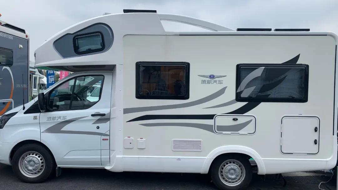 旌航全新福特全顺国六汽油房车高配置可全国上牌