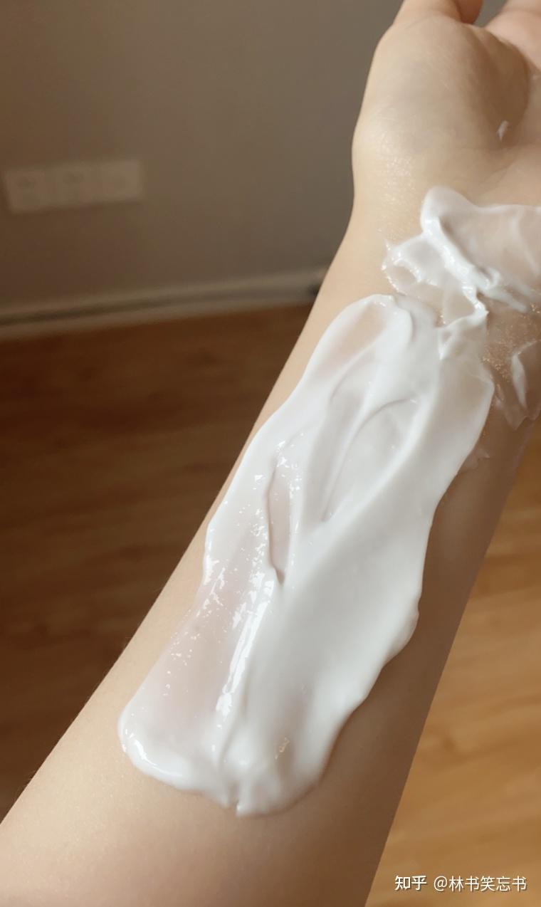 果酸身体乳后背痘痘猛一点(后背长痘可以用果酸身体乳吗)