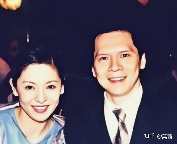"香港女枭雄"陈岚:18岁被母亲卖进舞厅,甘做向华强背后的女人