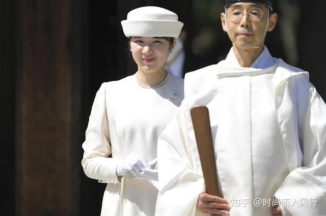 爱子公主又美了!入职后首次履行皇家职责,穿一身白裙瘦出瓜子脸 - 知乎
