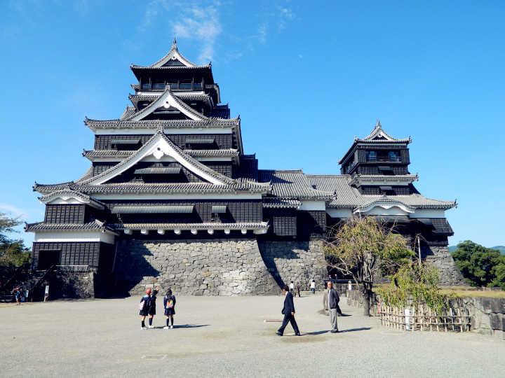 日本除了大阪城以外还有什么值得去看的城?