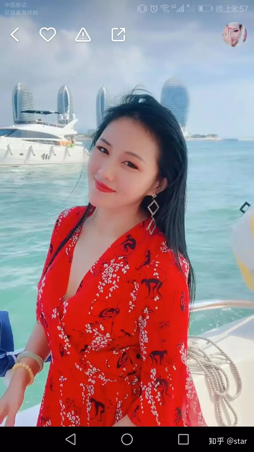 她的仿妆堪比变脸拥有90万粉丝的百变女王丁兰仿妆堪称一绝