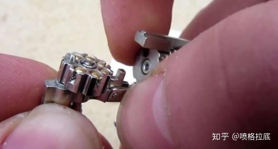 男子售卖4厘米枪形钥匙扣被捕你上当了