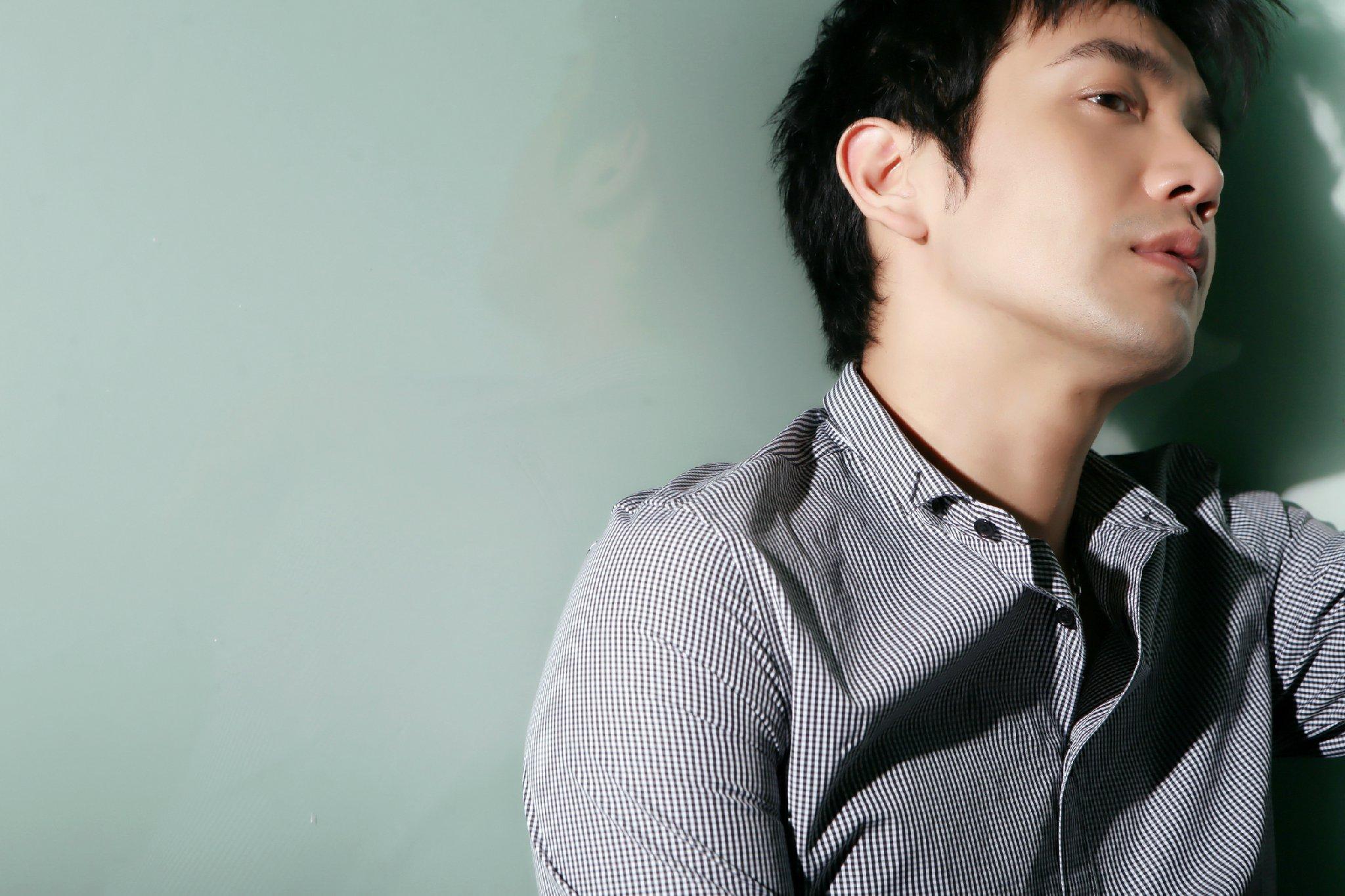 大家有清晰度高的张智尧壁纸吗用来当屏保