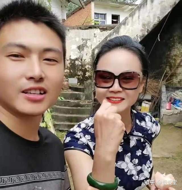 30岁小伙与56岁阿姨结婚准备做试管婴儿女方有多套房