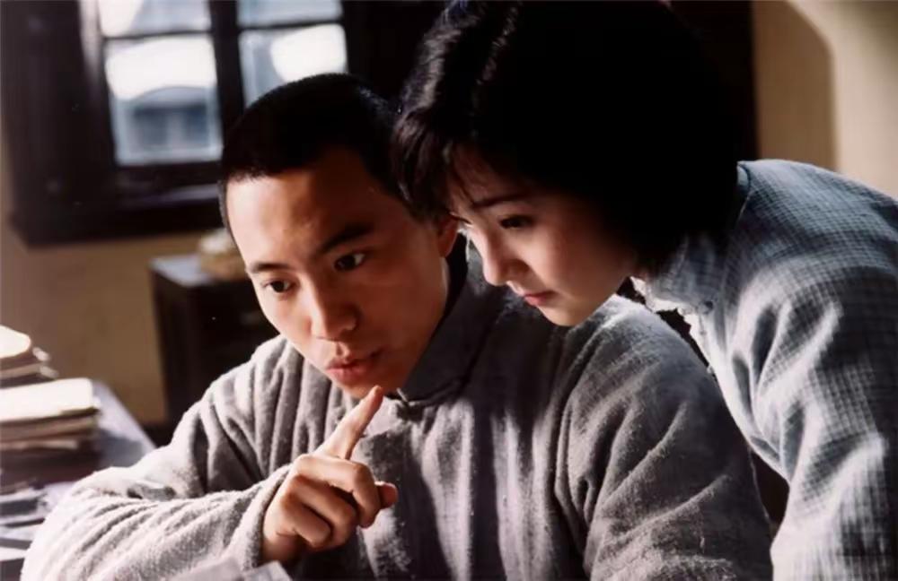 给“扮演毛主席”的10位演员排座次:古月只排第2,唐国强未进前3 - 知乎
