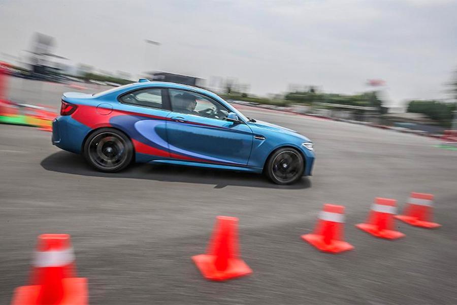 金卡纳绕桩赛!fast4back! - 知乎