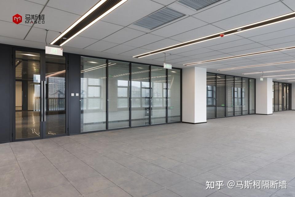 全钢防火隔断 C类防火玻璃隔墙 泰州金融广场案例-马斯柯隔断墙 - 知乎