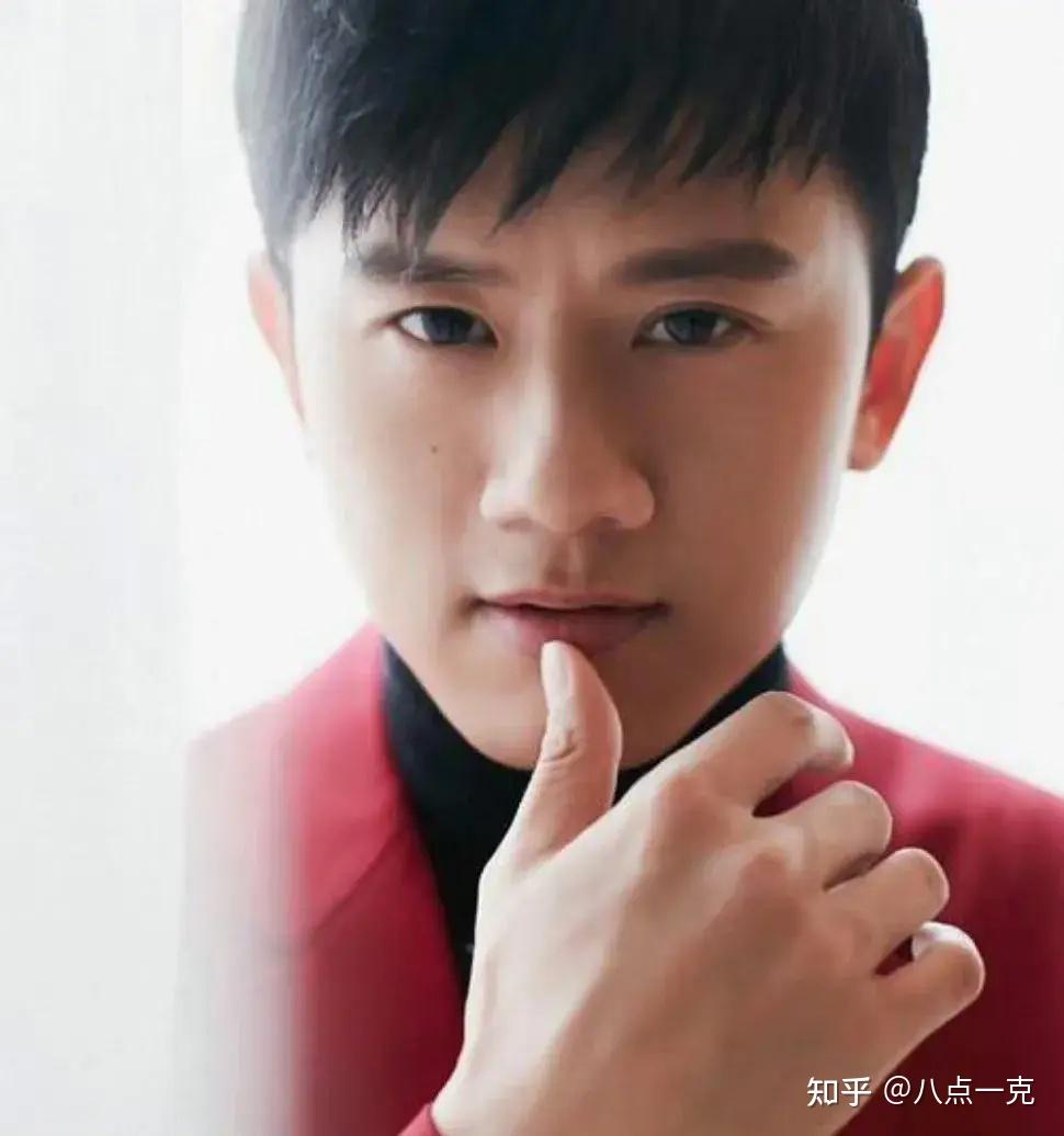 自从宣布和张碧晨有个孩子后,华晨宇的口碑和路人缘就急转直下,不仅"