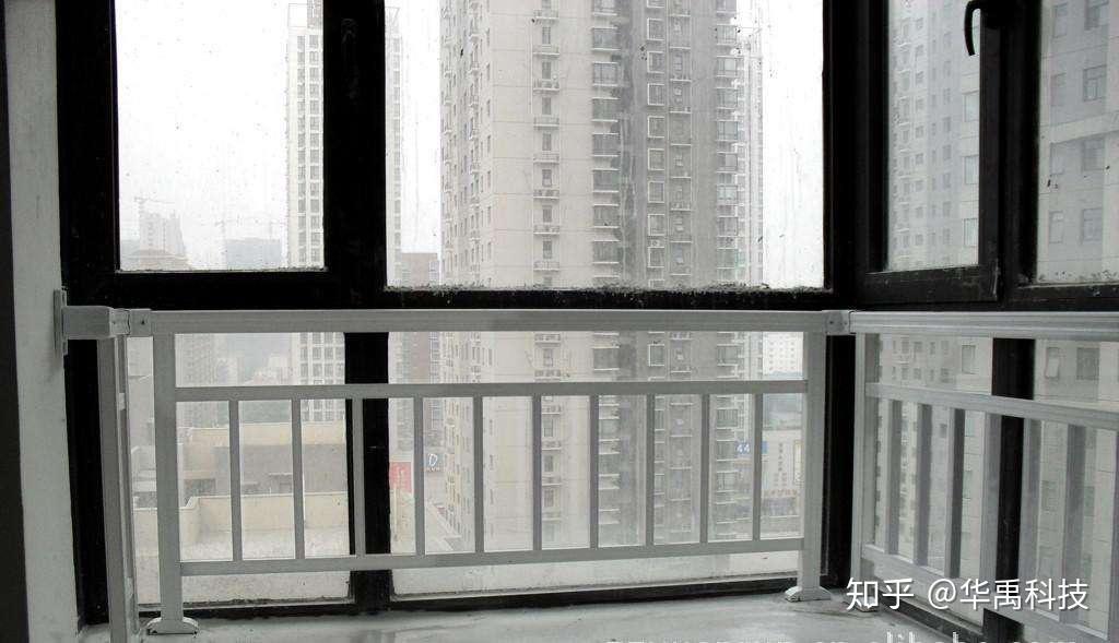 飘窗的玻璃有必要安装护栏吗