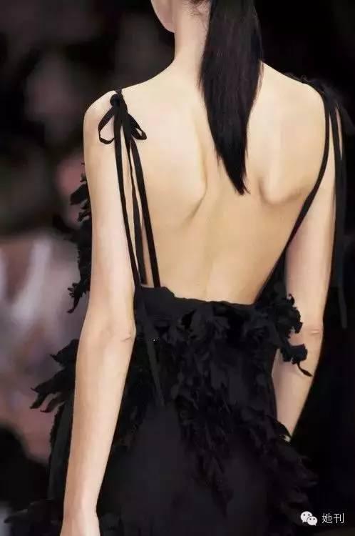 这些美艳明星们的背后都藏着同一个秘密