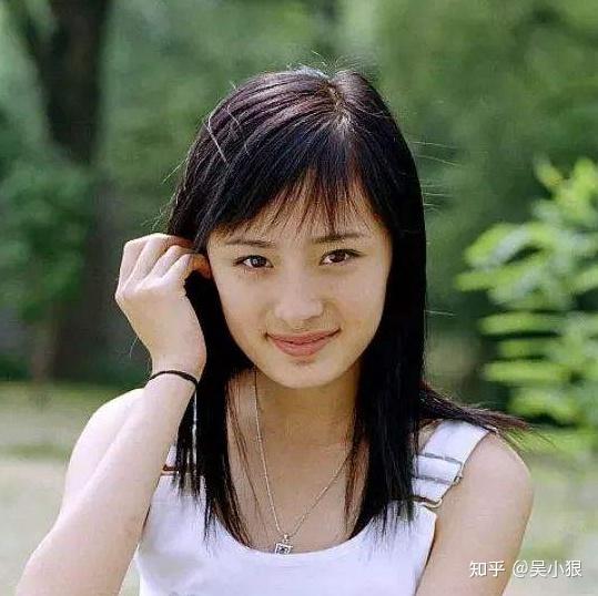 那些乱整鼻子的女明星还好吗后遗症一大堆杨幂金晨都开始崩了