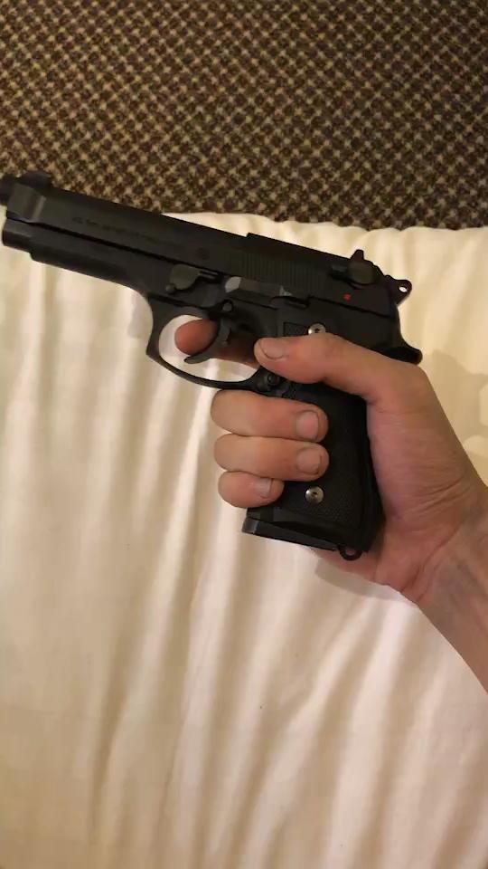 在日本玩生存游戏时拍摄的bb子弹玩具枪的照片,发送到国内的bbs上会被