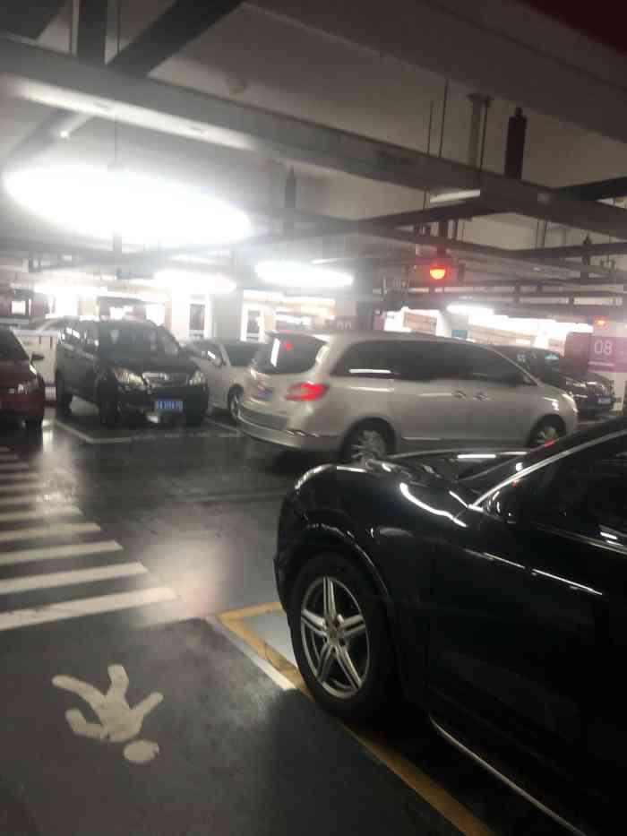 虹桥火车站停车场收费标准,虹桥火车站附近停车场哪个最便宜