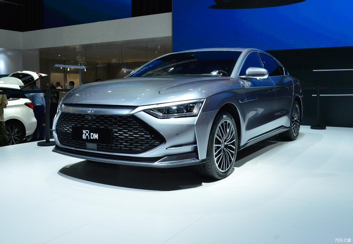 性价比依旧出色的品牌新旗舰比亚迪汉上市售21982795万元