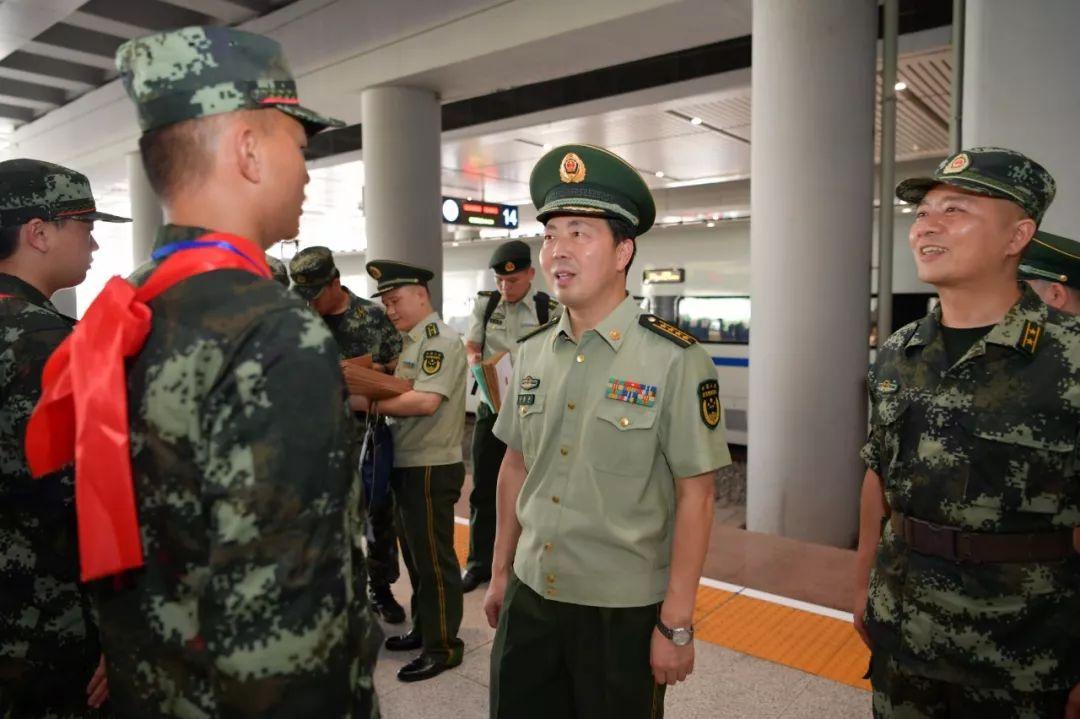 武警重庆总队总队长图片