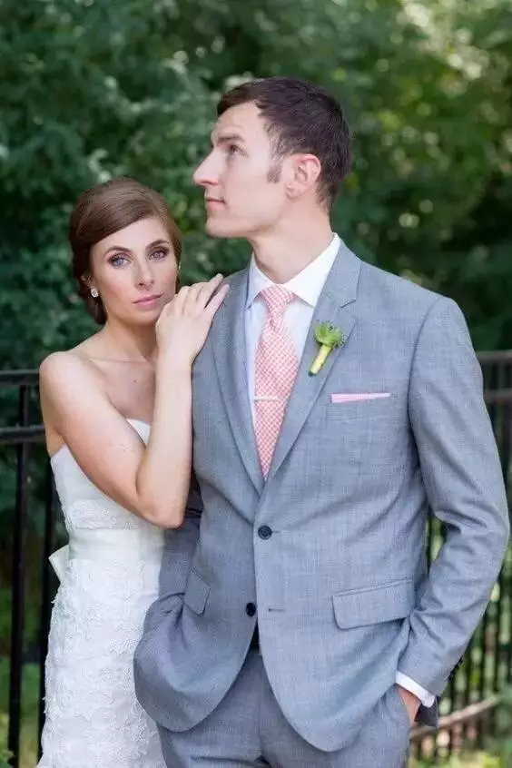 不同婚礼形式新郎着装推荐