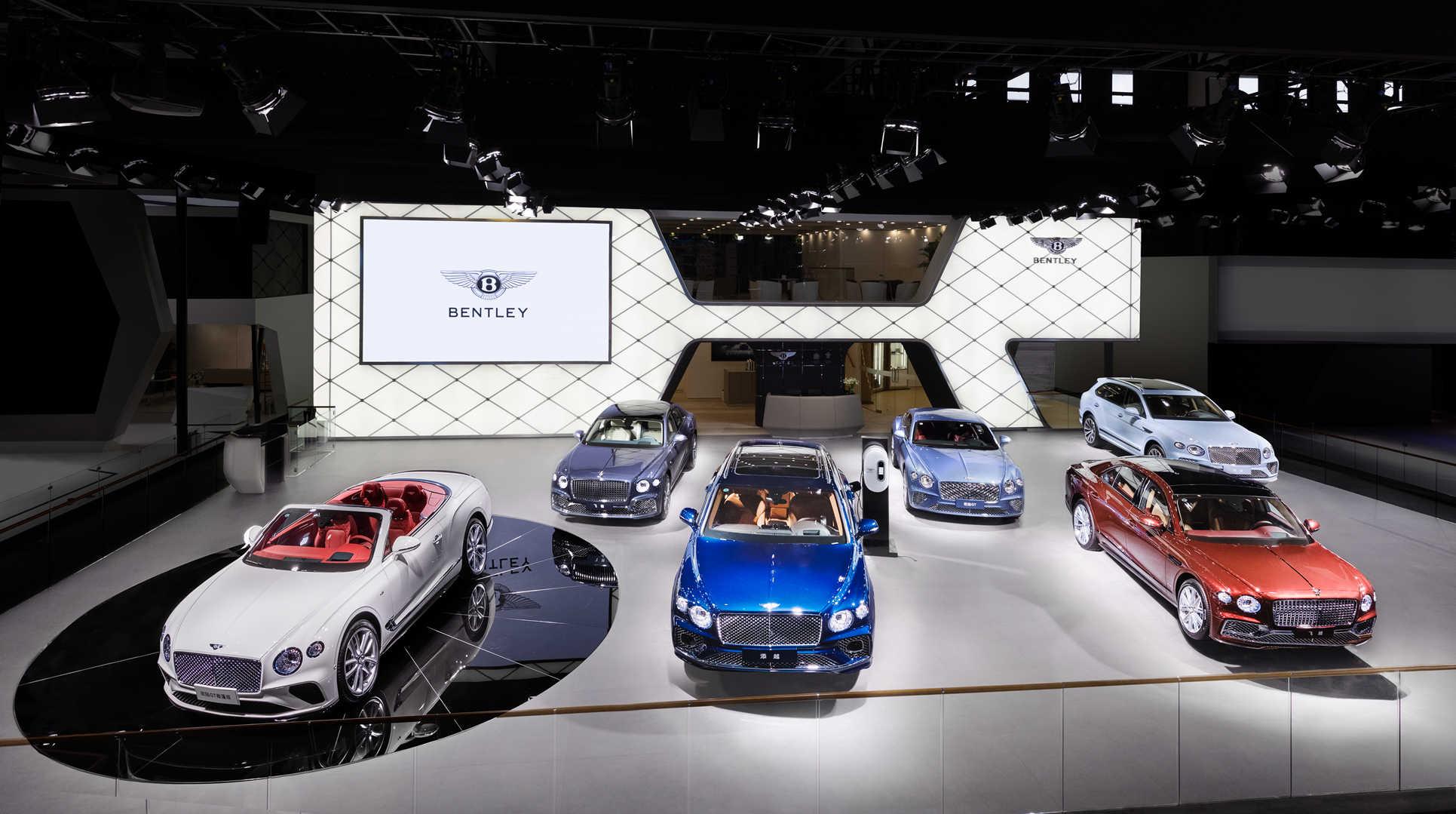 三大车系同台登场宾利品牌亮相2021成都国际车展